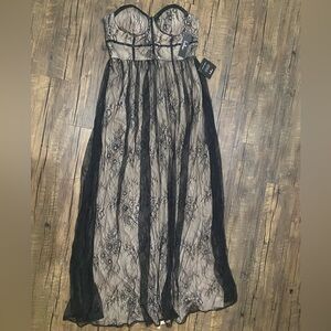 NWT Lulus Lace Maxi Dress Size L